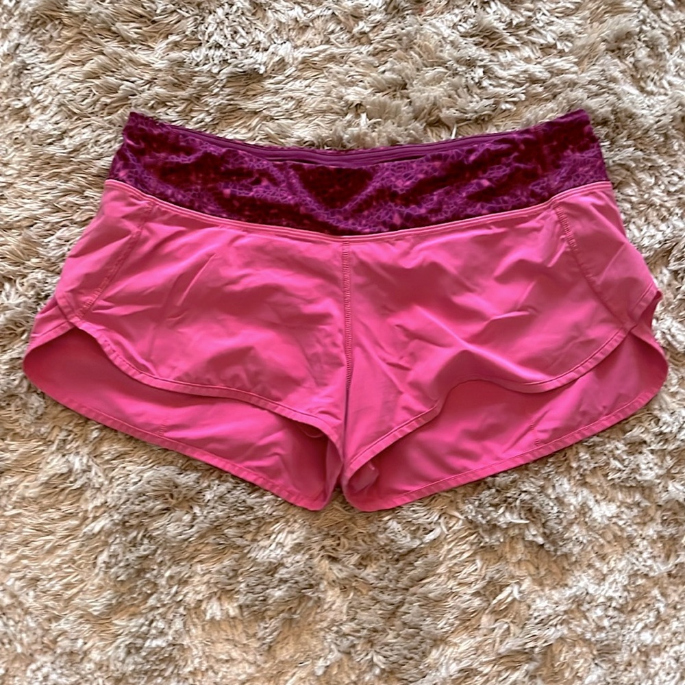 Hotty hot 2.5 inch lulu lemon shorts
